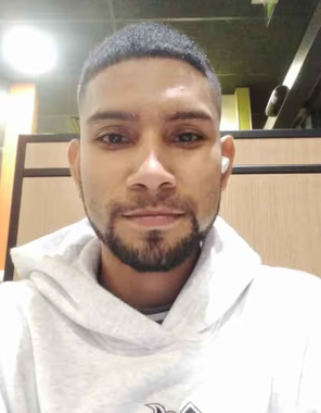 <em>Alex Morales.</em>